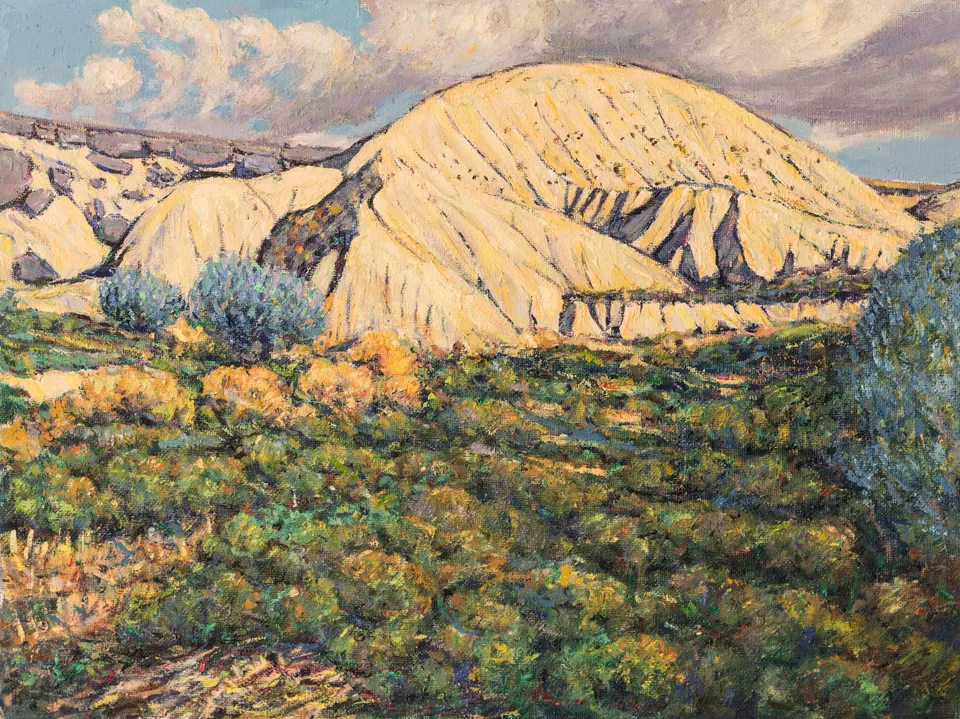Pale hill above the scrub